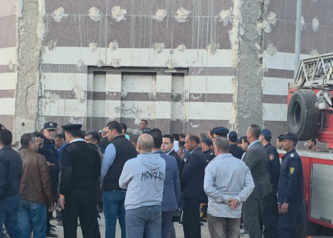 انقاذ 3 عمال حاولوا إنهاء حياتهم بالقفز من أعلي فناطيس مياه الشرب بالمحلة