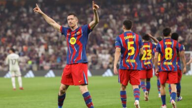 برشلونة يهزم الريال ويتوج بالسوبر الإسباني.