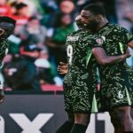 نيجيريا تُطيح بالجزائر وتضرب موعدًا ناريًا أمام المغرب في نصف نهائي أمم إفريقيا
