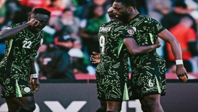 نيجيريا تُطيح بالجزائر وتضرب موعدًا ناريًا أمام المغرب في نصف نهائي أمم إفريقيا نيجيريا تُطيح بالجزائر وتضرب موعدًا ناريًا أمام المغرب في نصف نهائي أمم إفريقيا