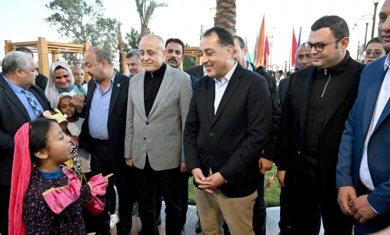 رئيس الوزراء يتفقد أعمال تطوير كورنيش النيل بالأقصر