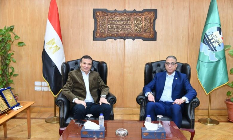 محافظ الفيوم يستقبل وزير الزراعة  لتفقد عدد من المشروعات الإنتاجية والخدمية بالقطاع الزراعي