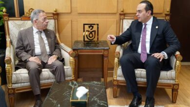 رئيس هيئة الرعاية الصحية يلتقي نقيب أطباء مصر لتعزيز التعاون في التدريب الطبي المستمر