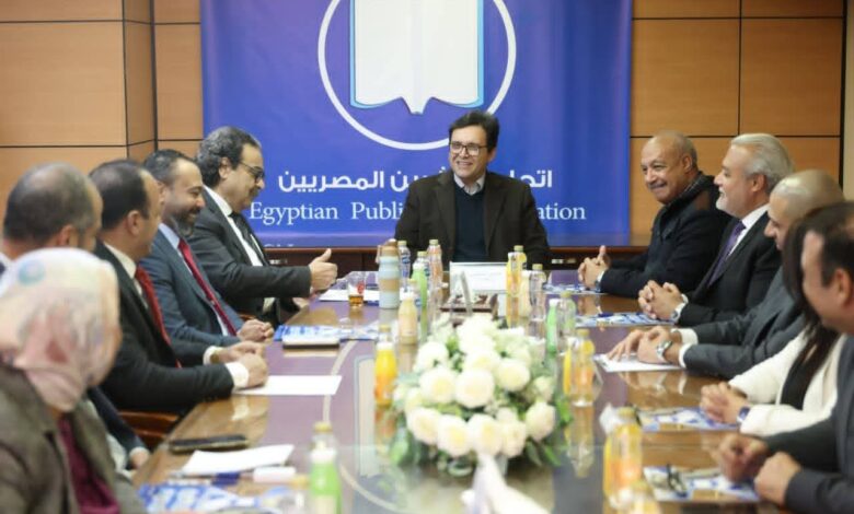 وزير الثقافة يجتمع باتحاد الناشرين المصريين لبحث دعم صناعة النشر وزير الثقافة يجتمع باتحاد الناشرين المصريين لبحث دعم صناعة النشر