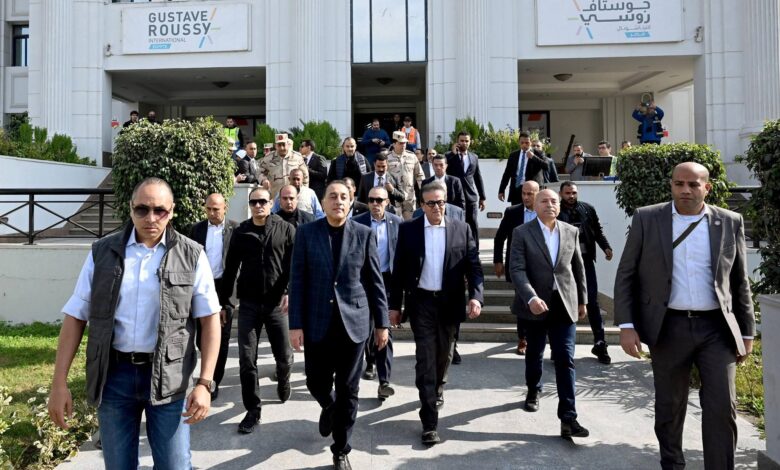 رئيس الوزراء يتفقد مستشفى أورام دار السلام (هرمل سابقا) ومبناها الجديد