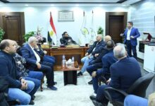 وزير الإسكان يعقد اجتماعًا لمتابعة مشروعات القرى السياحية 