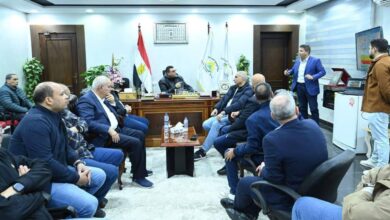 وزير الإسكان يعقد اجتماعًا لمتابعة مشروعات القرى السياحية 