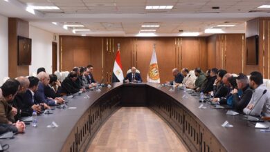 وزير العمل يعقد اجتماعًا مع ممثلي شركات إلحاق العمالة بالخارج