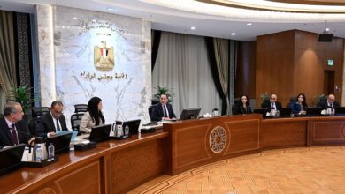 رئيس الوزراء يتابع ملف حصر التكلفة الاقتصادية لأعداد اللاجئين والمهاجرين المقيمين في مصر