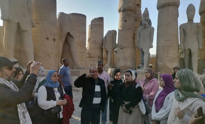فتيات المحافظات الحدودية في جولة بمعبد الأقصر ضمن مشروع “أهل مصر”