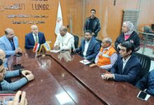 محافظ الأقصر يتفقد غرفة العمليات لمتابعة انتظام العملية الانتخابية