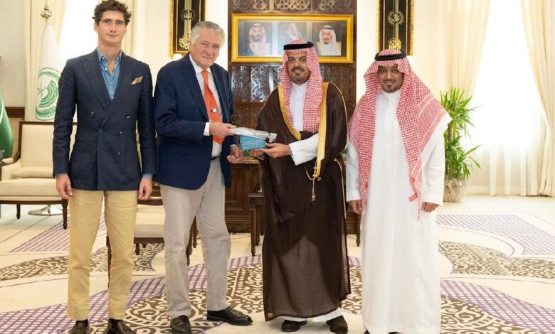 نائب أمير منطقة مكة المكرمة يستقبل وفد بطولة العالم لسباقات الزوارق السريعة F1H2O ويشيد بتميّز تنظيم جدة