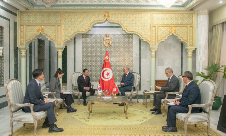 وزير خارجيّة تونس يستقبل رئيس “مجموعة الصداقة البرلمانية الكورية التونسية”