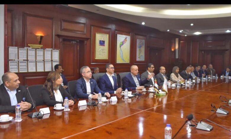 وزير الاستثمار والتجارة الخارجية يعقد لقاء مع مستثمري الأقصر بحضور المحافظ