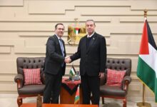 السفير دياب اللوح يطلع السفير البريطاني على الأوضاع في فلسطين في ظل استمرار عدوان الاحتلال