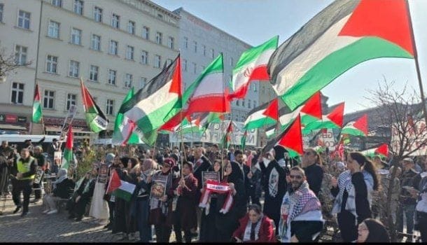 المانيا .. وقفة تضامنية في برلين رفضا للعدوان على ايران واغتيال القائد الخامنئي