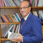 حسين الزناتي.. خمسة وثلاثون عامًا في قلب المهنة بين الأهرام والعمل النقابي وصحافة الطفل